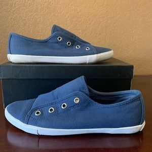 French Collection Sahara blue slip on sneaker